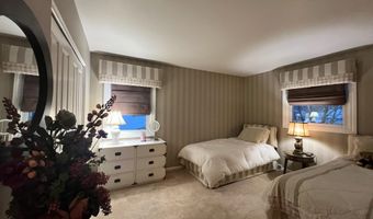 6316 Duxbury Dr SE, Ada, MI 49301