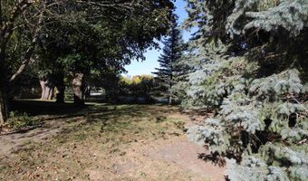 306 Emerald Dr, Arnolds Park, IA 51331