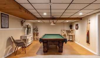 11 MEADOWBROOK Ct, Appleton, WI 54914