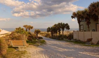 50 BEACH COTTAGE Ln, Atlantic Beach, FL 32233