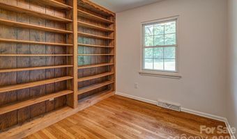 47 Bell Rd, Asheville, NC 28805
