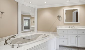 483 Concord Downs Ln, Aurora, OH 44202