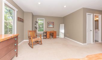609 Ridgewood Ct, Ann Arbor, MI 48103