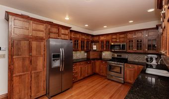 618 9th St, Ames, IA 50010