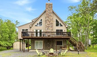 15 Bishop Cir, Albrightsville, PA 18210