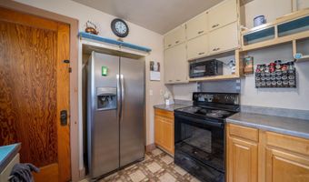 602 W ADAMS St, Abingdon, IL 61410