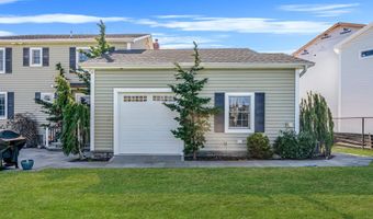 15 Foxcroft Rd, Albertson, NY 11507