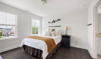 220 Briar Hollow Ln, Woodstock, GA 30188