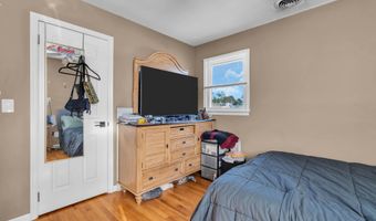 853 Spray Ave, Beachwood, NJ 08722