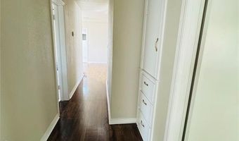 1038 E WALNUT St, Altus, OK 73521