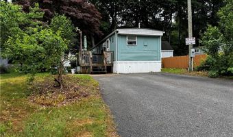 23 WOODRIDGE Dr, Burrillville, RI 02839