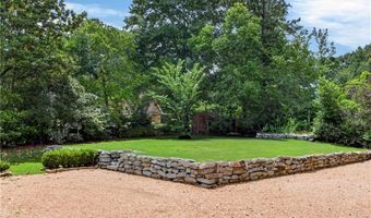 819 E UNIVERSITY Dr, Auburn, AL 36830