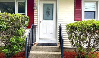 10 Cavalier Rd, Narragansett, RI 02882