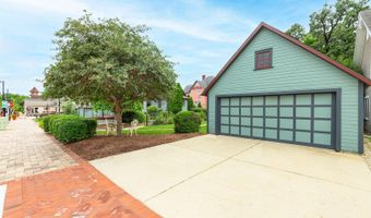 302 S Main St, Algonquin, IL 60102