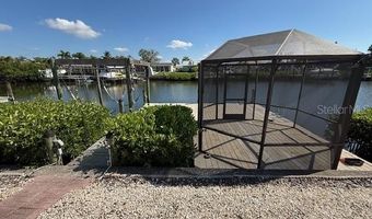 906 CHIPAWAY Dr, Apollo Beach, FL 33572