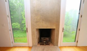 968 Centebar Rd, Albany, VT 05845