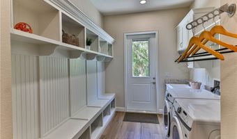 130 NE Crystal St, Crystal River, FL 34428