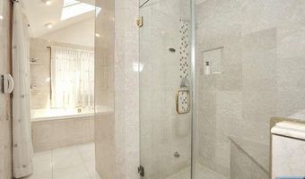 64 Lunn Ave, Bergenfield, NJ 07621