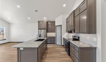 205 Lindsey Ave, Adair, OK 74330