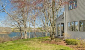 125 Woodruff Ave, Narragansett, RI 02882