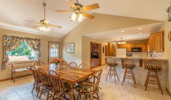 35 Jennie Cir, Agawam, MA 01001
