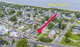77 Navesink Ave, North Middletown, NJ 07748