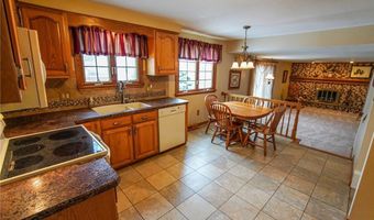 136 Palmdale Dr, Amherst, NY 14221