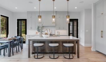 809 N KENMORE St, Arlington, VA 22201