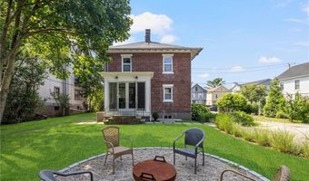 26 Narragansett Ave, Newport, RI 02840