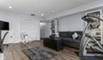 25 BAYSIDE Dr, Bayonne, NJ 07002