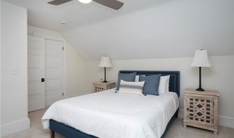 27 Mann Ave, Newport, RI 02840