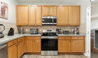 302 Oak Leaf Pl, Acworth, GA 30102