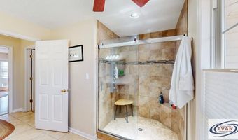 495 Shore Dr, Big Sandy, TN 38221