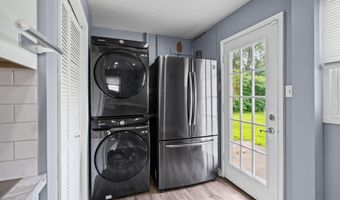 8 Mayhall St, Albany, NY 12205