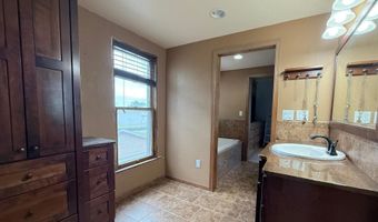136 1st Ave, Alden, MN 56009
