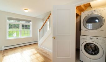 42 Waverly Rd, Branford, CT 06405