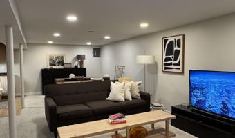 3177 Sunnywood Dr, Ann Arbor, MI 48103