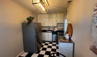 1400 S BARTON St 435, Arlington, VA 22204