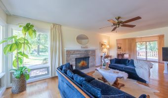 7041 CINDY Ln, Annandale, VA 22003