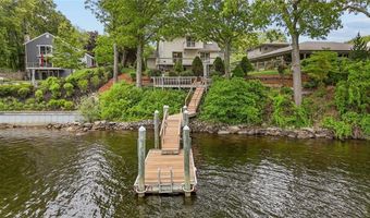 236 Indian Trl, Narragansett, RI 02874