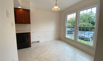 515 Ponds Edge Ln, Allentown, PA 18104