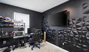 568 Auld Farm Cir, Akron, OH 44320