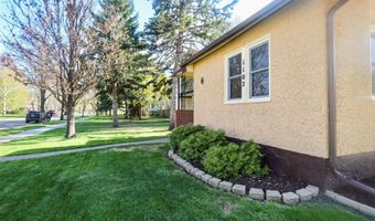 1102 S Jay St, Aberdeen, SD 57401