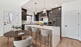 2 Haslemere Dr, Bella Vista, AR 72714