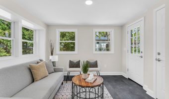 620 Tiller Ave, Beachwood, NJ 08722