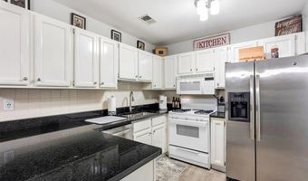 1034 Alpine Ridge Dr G6, Ballwin, MO 63021