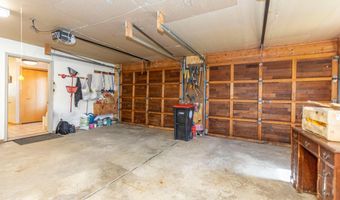 1301 Geneva Dr, Alexandria, MN 56308