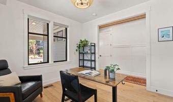 1185 NW Singleton Pl, Bend, OR 97703