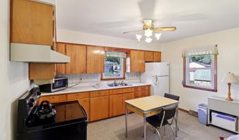 712 Rapids St, Adel, IA 50003