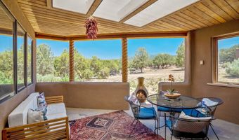 35 Arroyo Vis, Arroyo Hondo, NM 87571